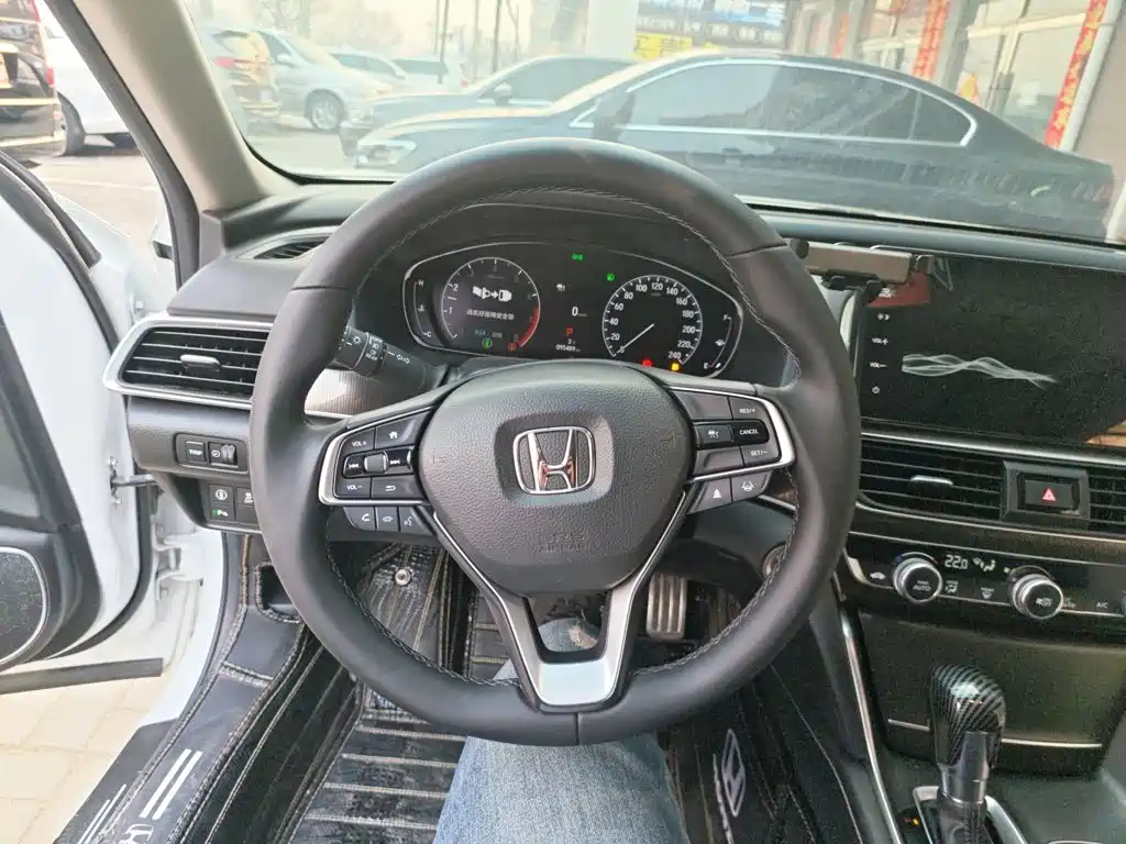 Honda Accord — фото 9