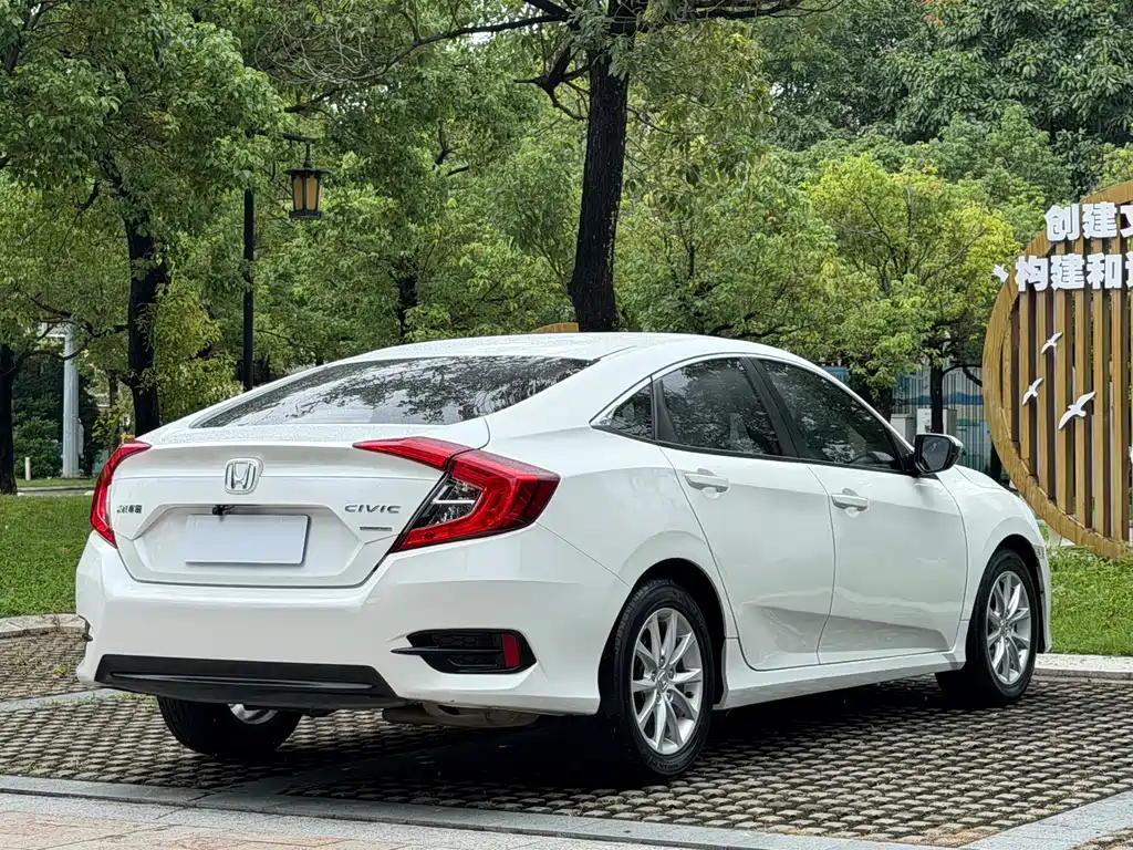 Honda Civic — фото 15