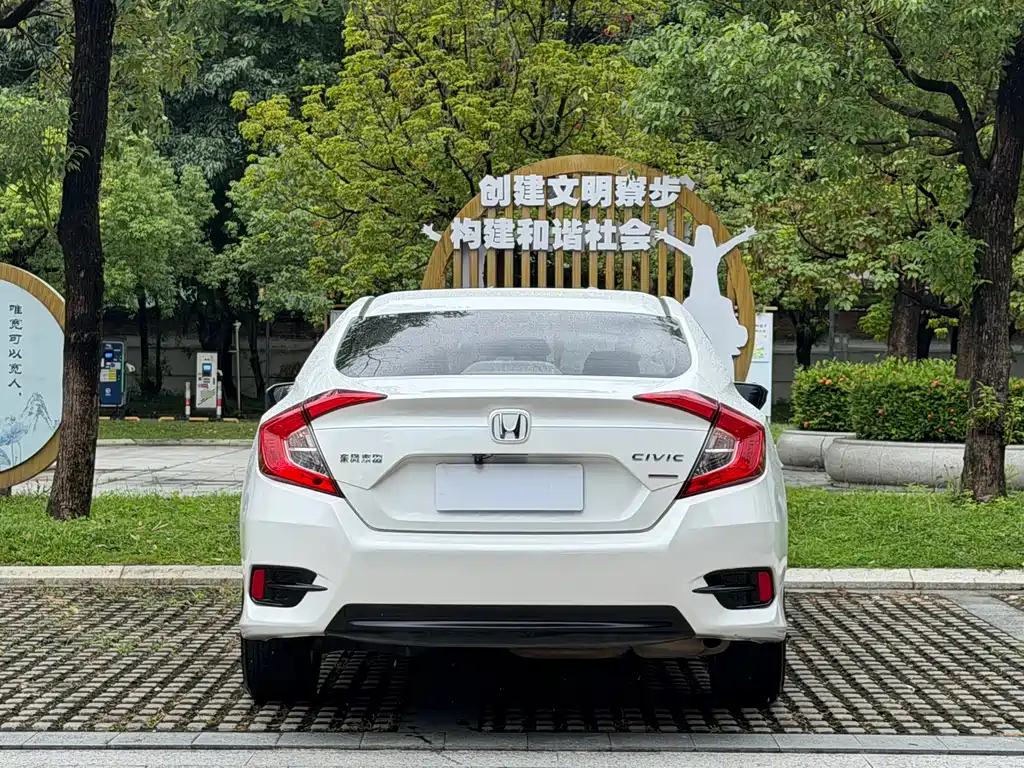 Honda Civic — фото 16