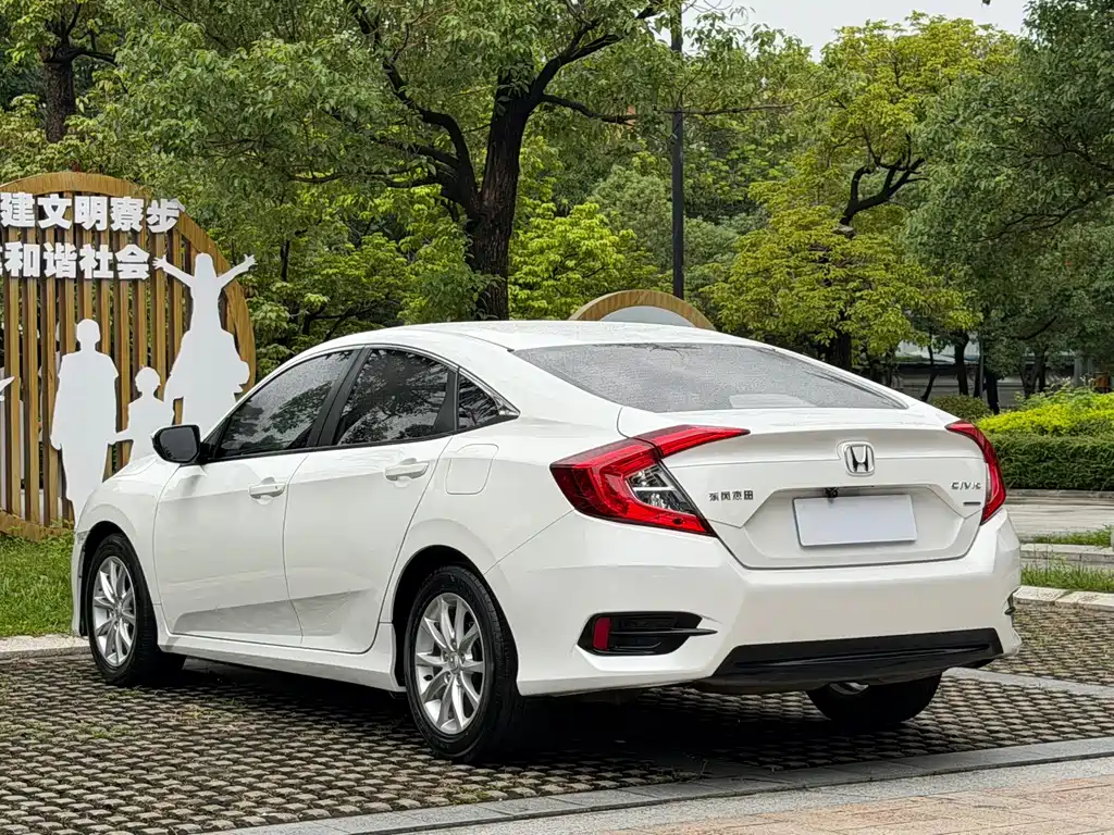 Honda Civic — фото 17