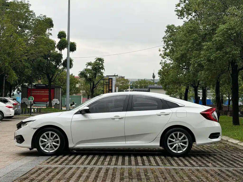 Honda Civic — фото 4