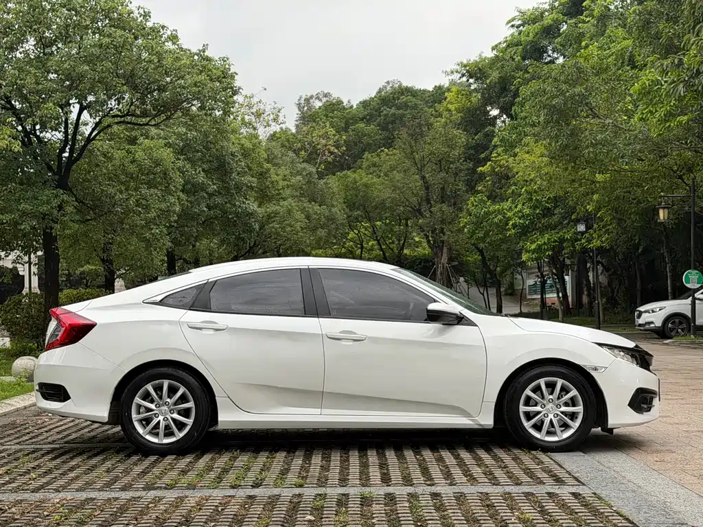 Honda Civic — фото 5