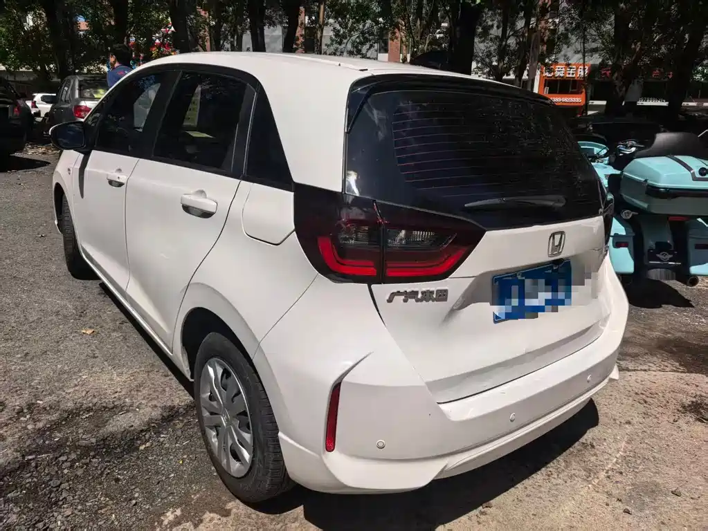 Honda Fit — фото 8