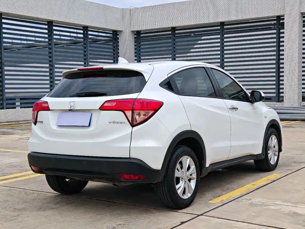 Honda Vezel — фото 7