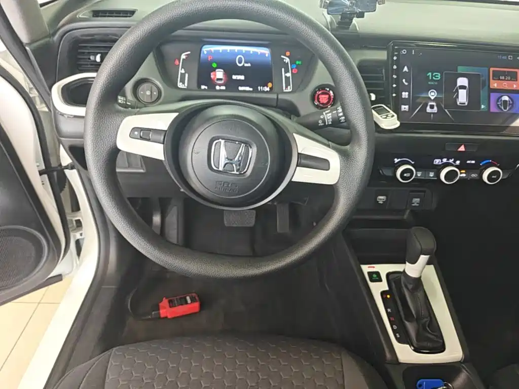 Honda Fit — фото 11