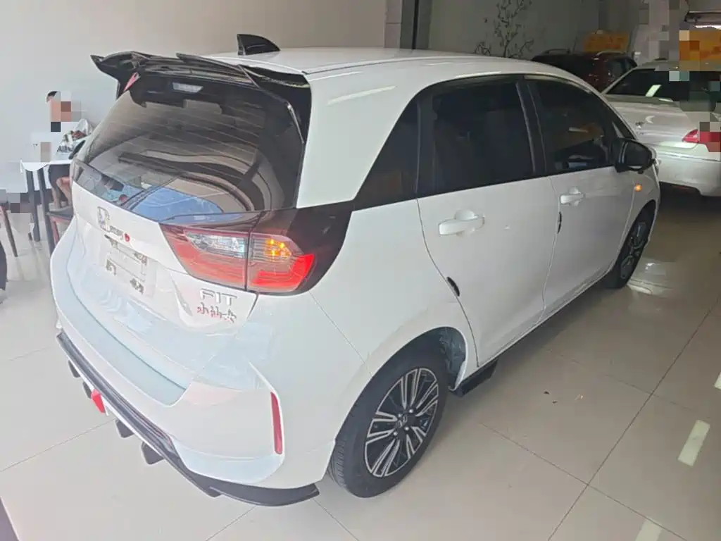 Honda Fit — фото 7