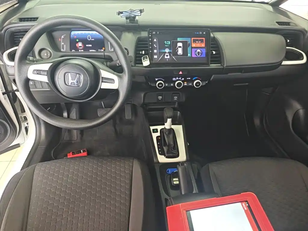 Honda Fit — фото 10