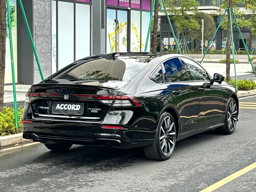Honda Accord — фото 9