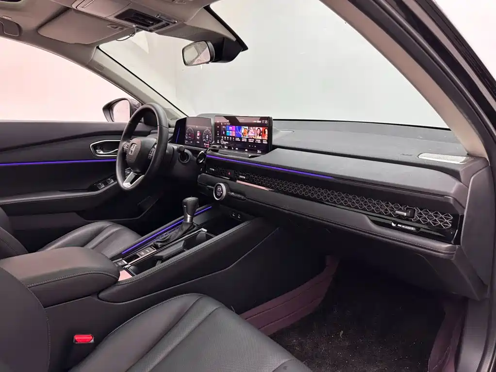 Honda Accord — фото 11