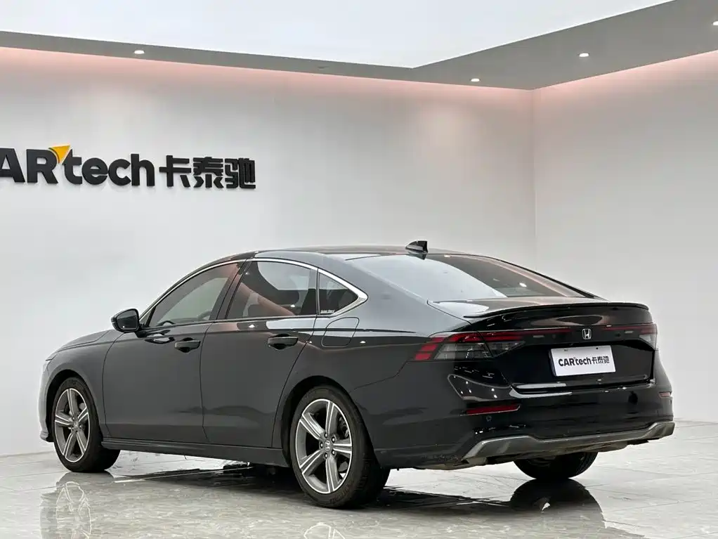 Honda Accord — фото 3