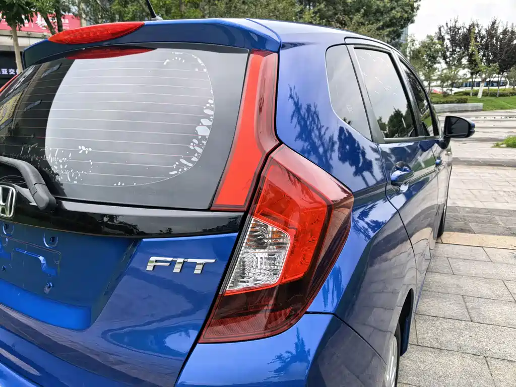 Honda Fit — фото 11