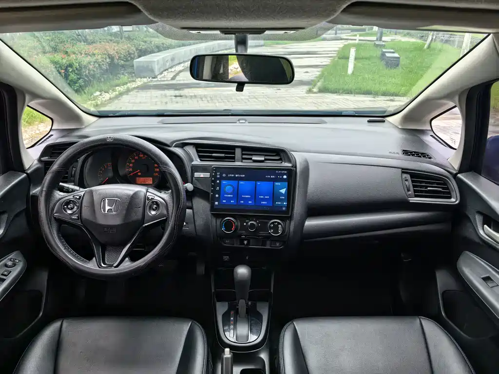 Honda Fit — фото 13