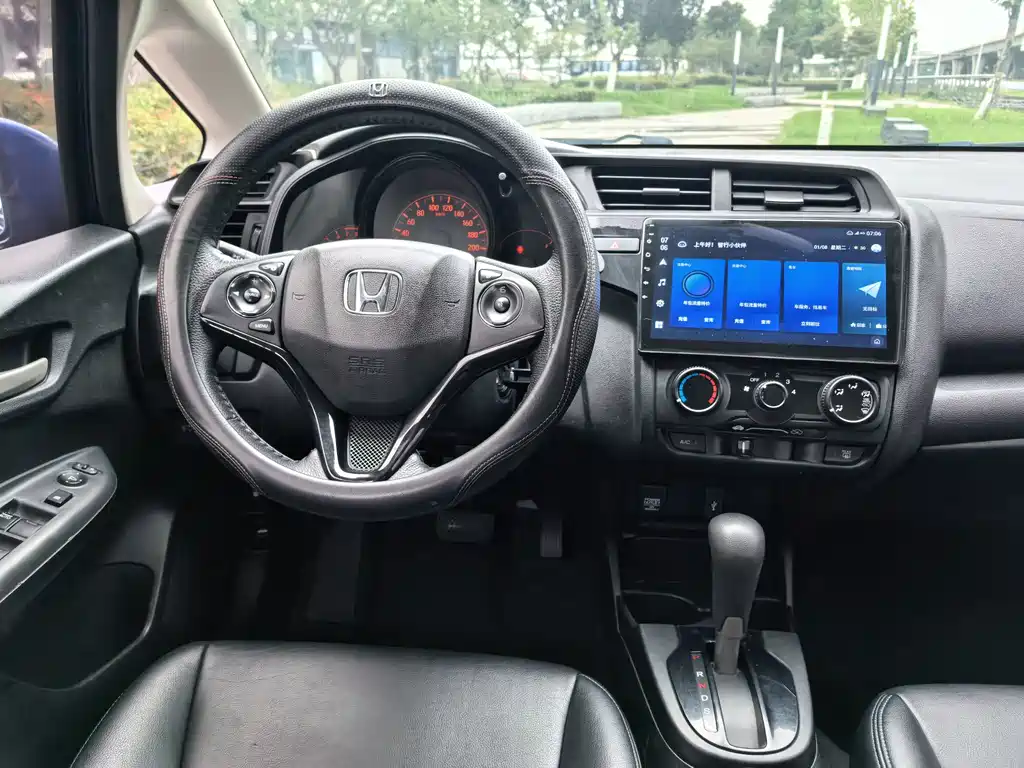 Honda Fit — фото 15