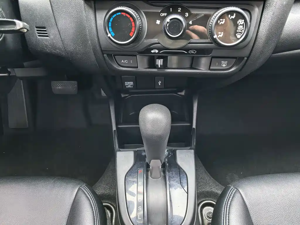 Honda Fit — фото 17
