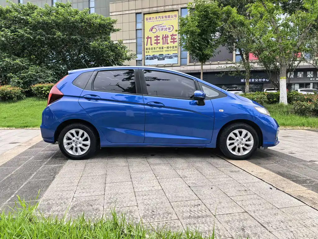 Honda Fit — фото 7