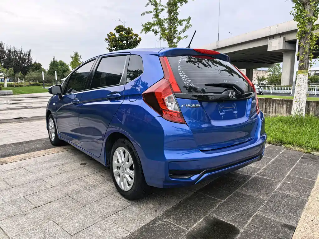 Honda Fit — фото 10