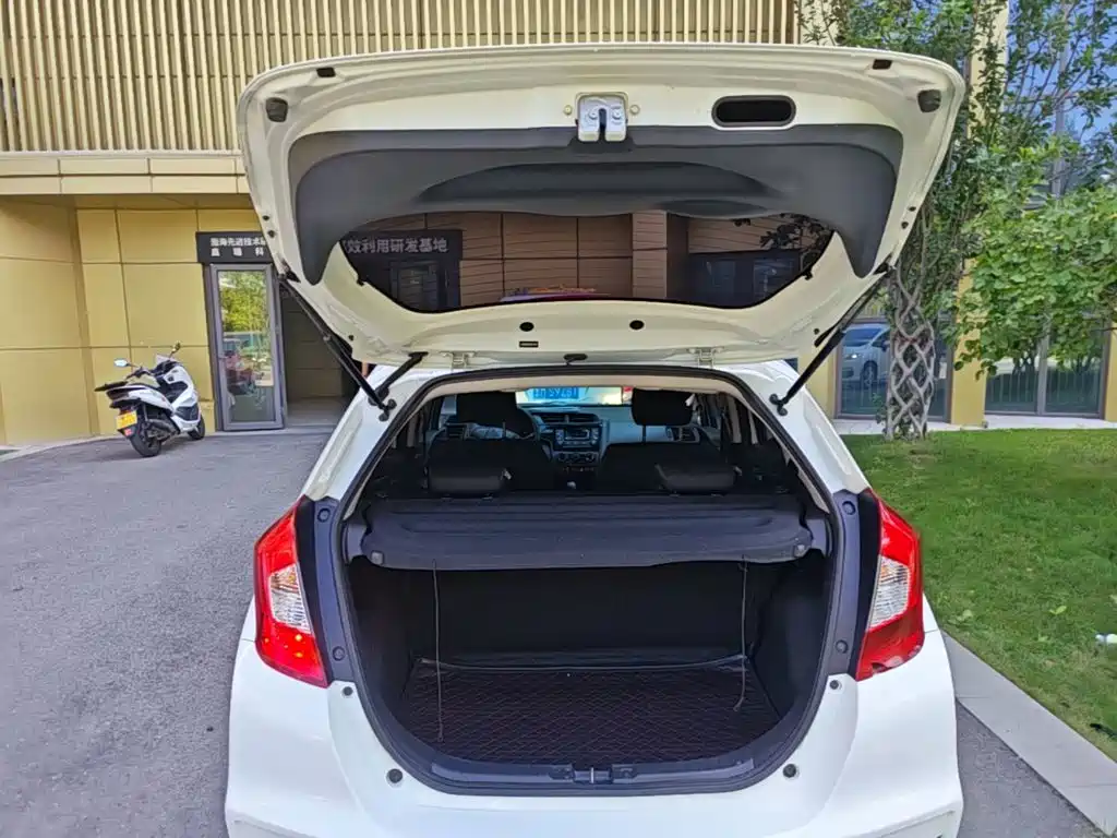 Honda Fit — фото 15