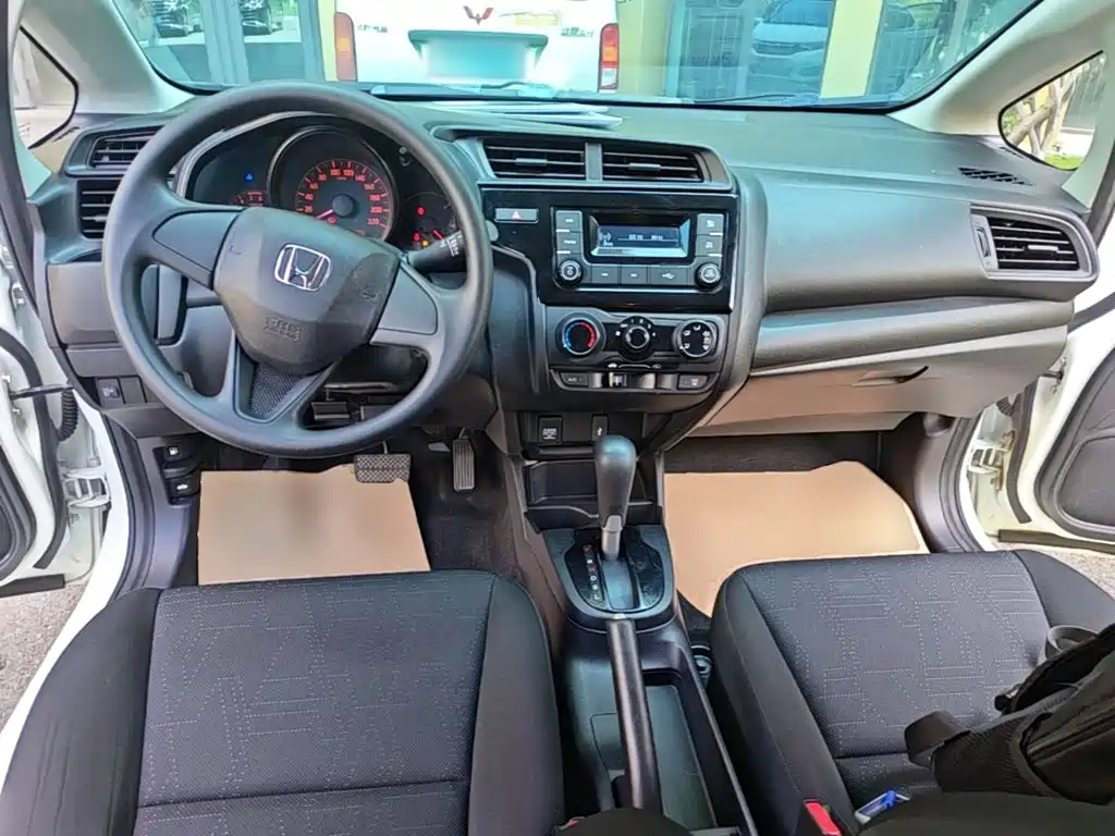 Honda Fit — фото 6