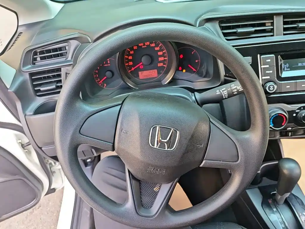 Honda Fit — фото 7