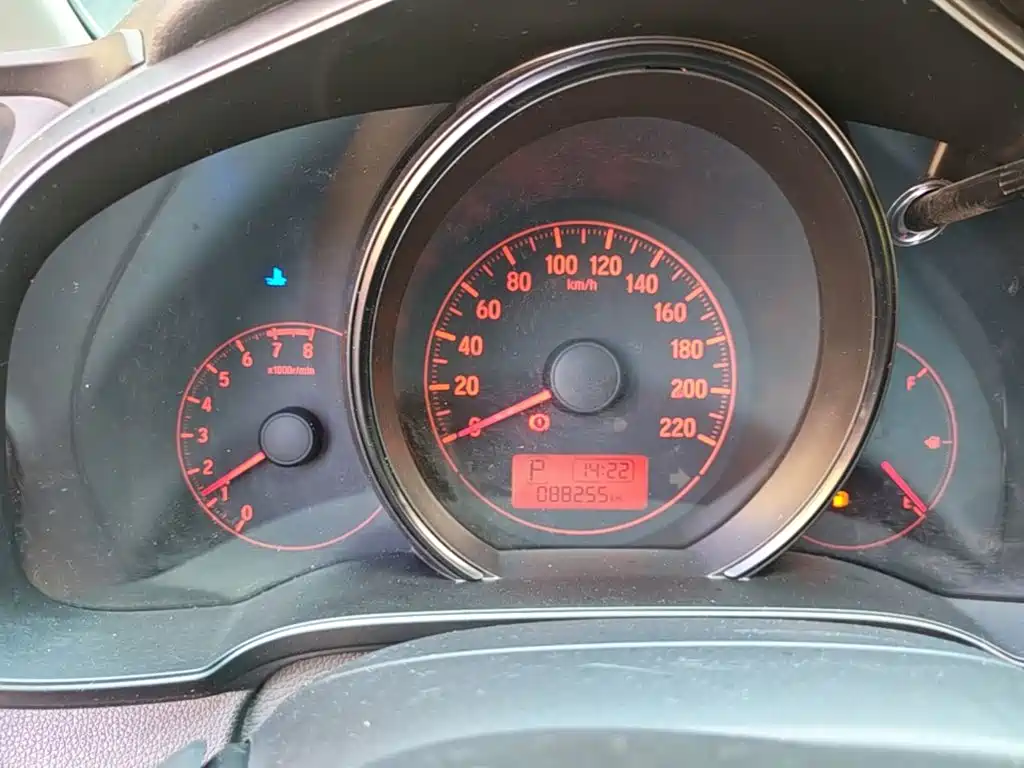 Honda Fit — фото 8