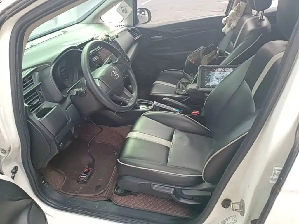 Honda Fit — фото 11
