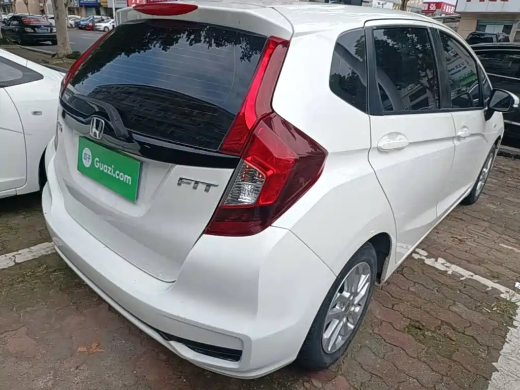 Honda Fit — фото 5