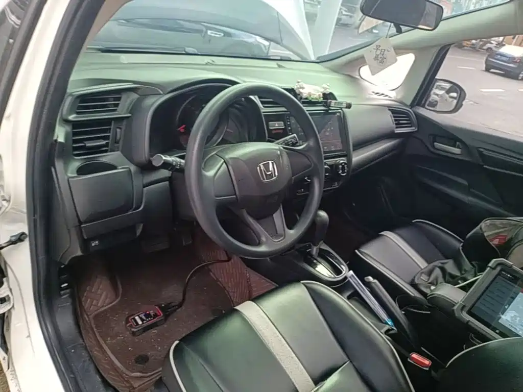 Honda Fit — фото 6