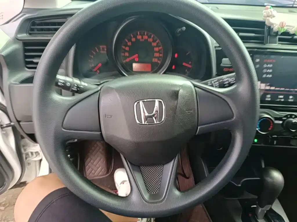 Honda Fit — фото 7