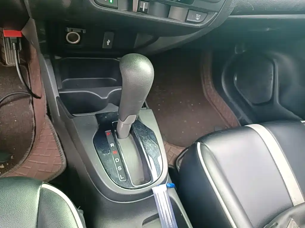 Honda Fit — фото 10