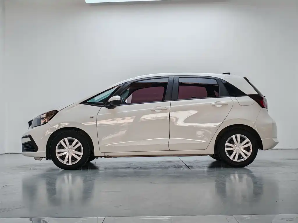 Honda Fit — фото 8