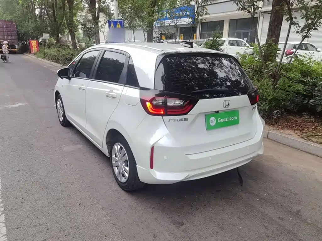Honda Fit — фото 5