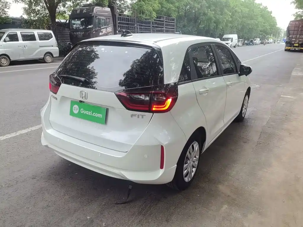 Honda Fit — фото 7