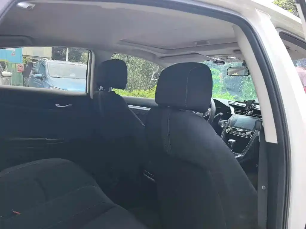 Honda Civic — фото 5