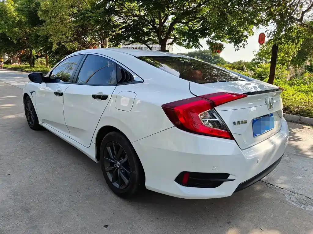 Honda Civic — фото 7