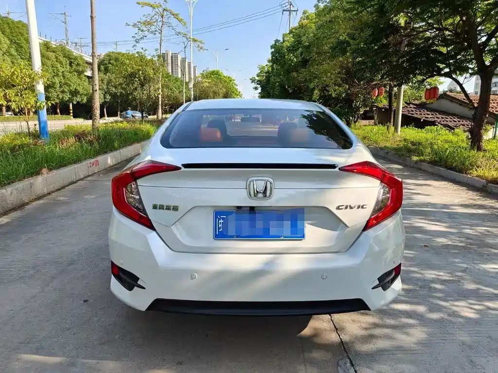 Honda Civic — фото 8