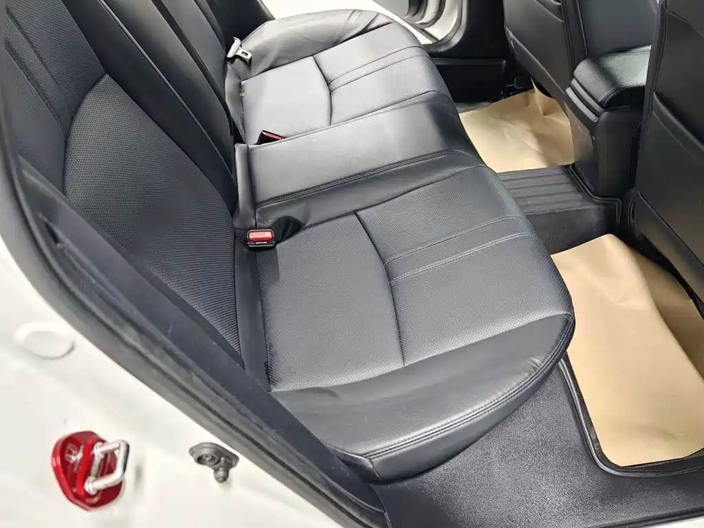 Honda Civic — фото 10
