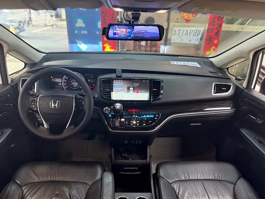 Honda Odyssey — фото 15