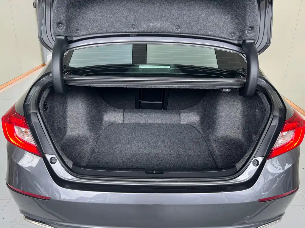 Honda Accord — фото 15