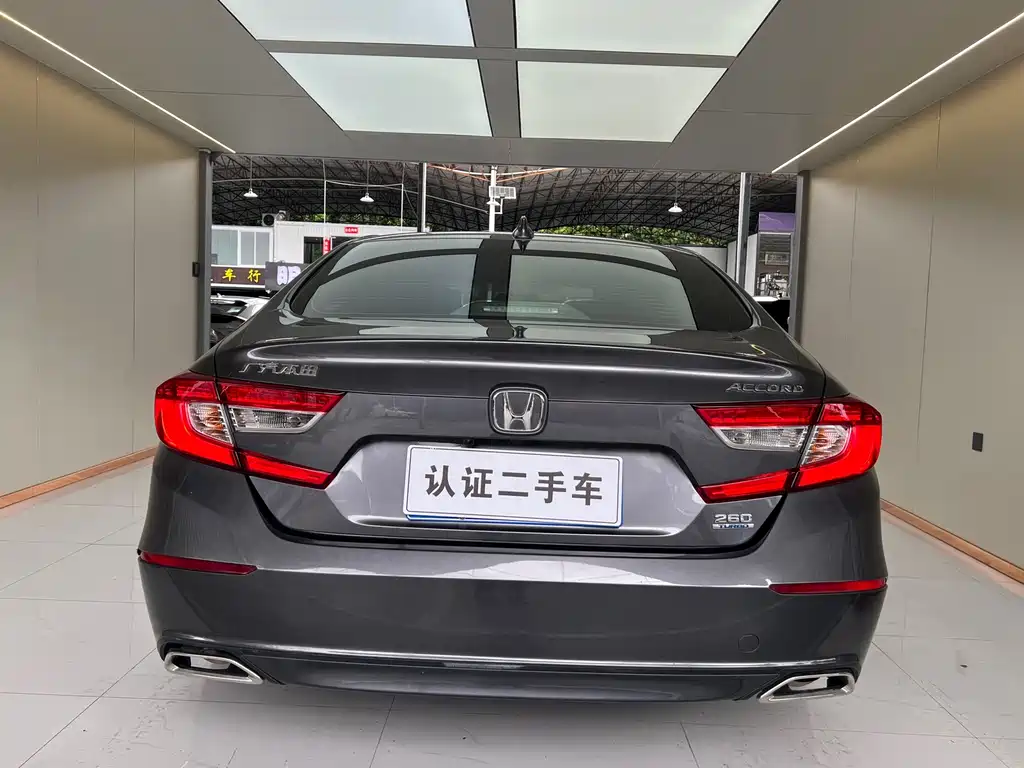 Honda Accord — фото 17