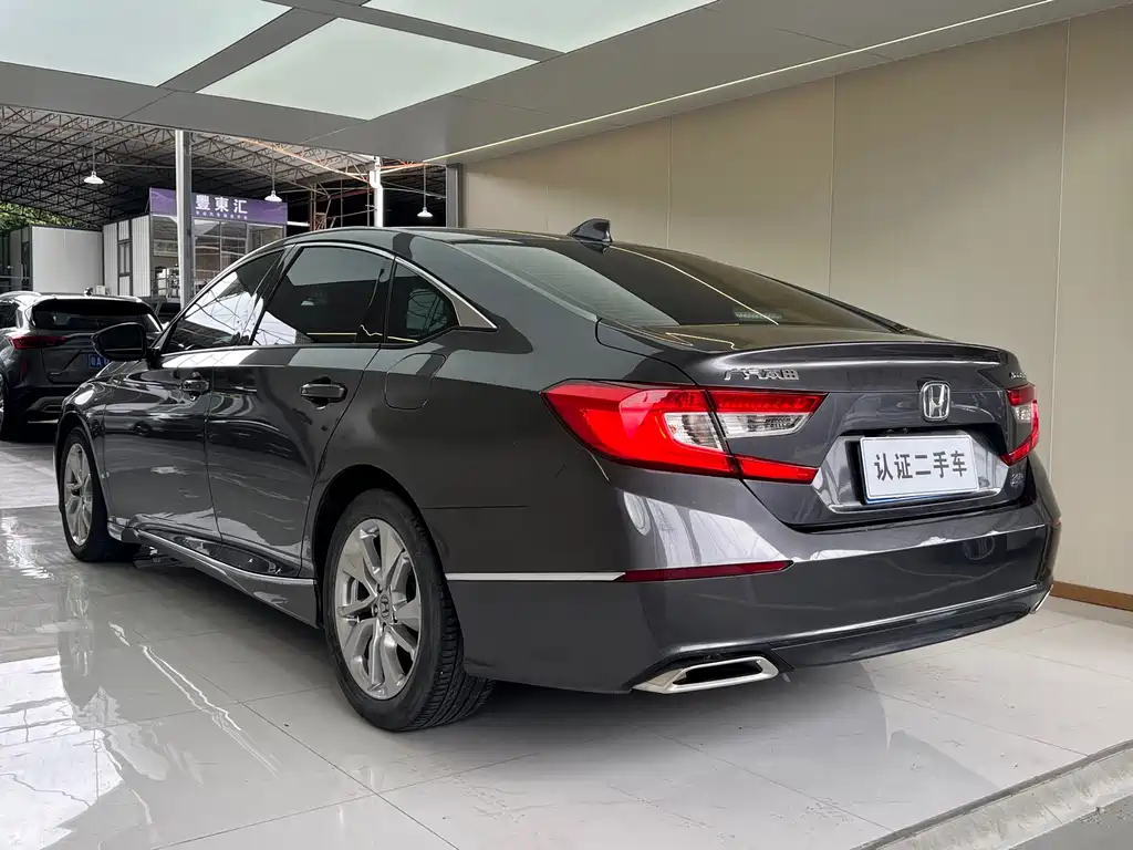 Honda Accord — фото 19
