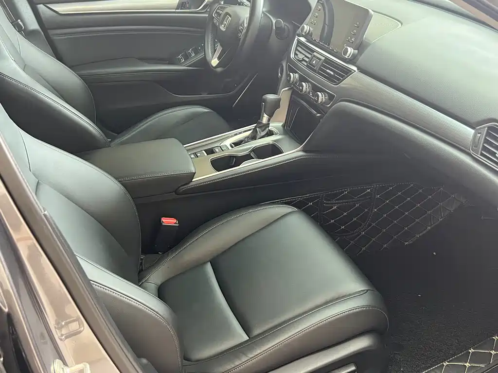 Honda Accord — фото 6