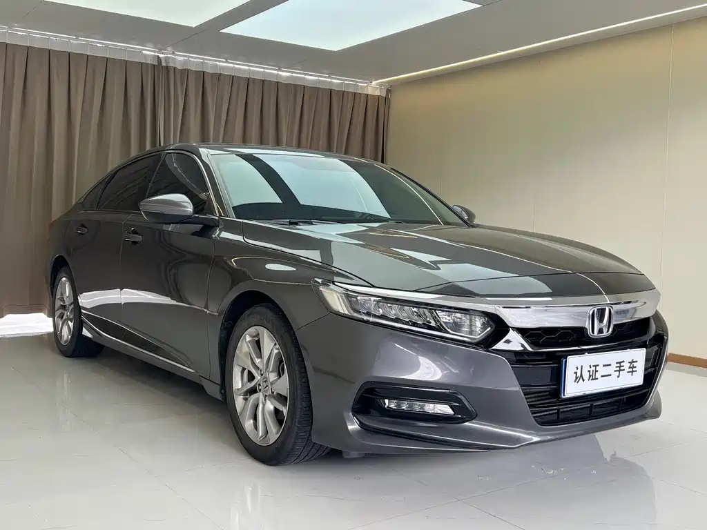 Honda Accord — фото 10