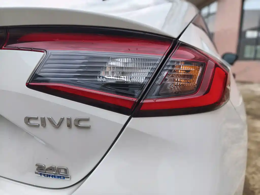 Honda Civic — фото 18