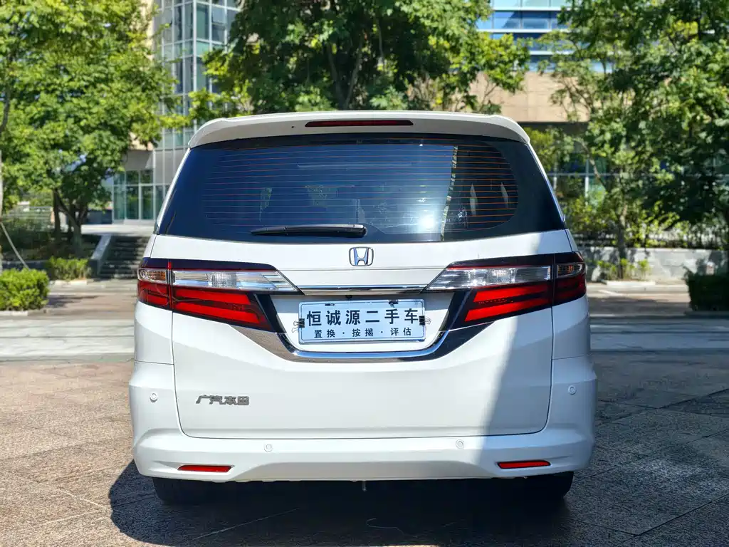 Honda Odyssey — фото 10