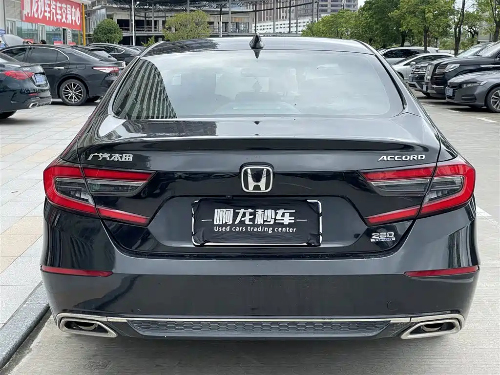 Honda Accord — фото 8