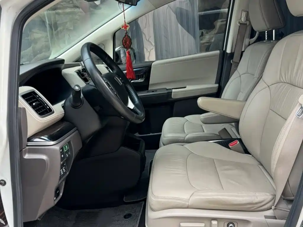 Honda Odyssey — фото 14