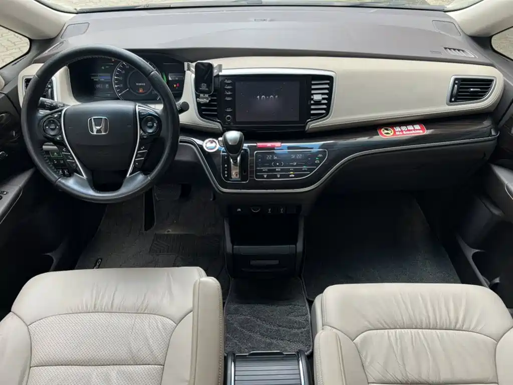 Honda Odyssey — фото 10