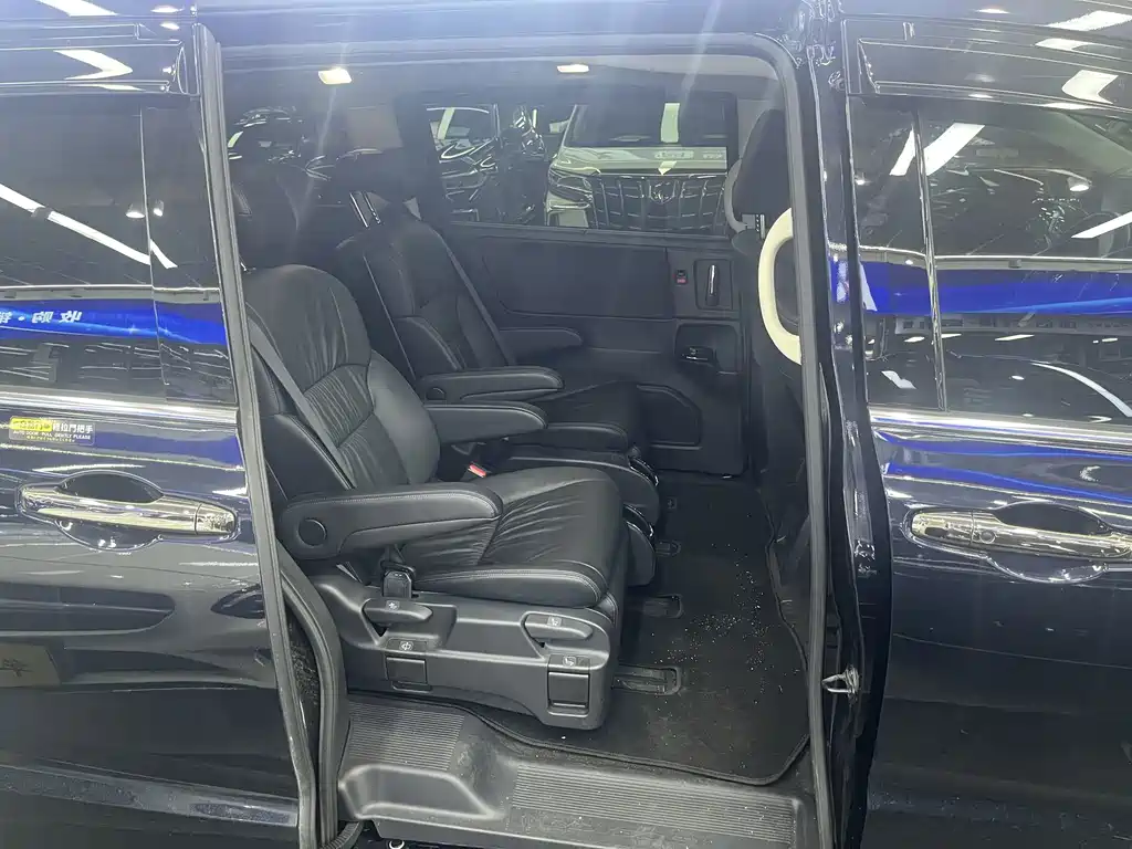 Honda Odyssey — фото 10
