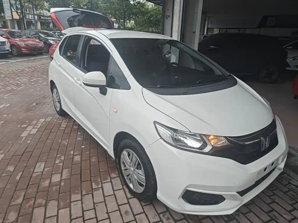 Honda Fit — фото 4