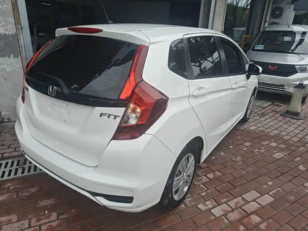 Honda Fit — фото 7